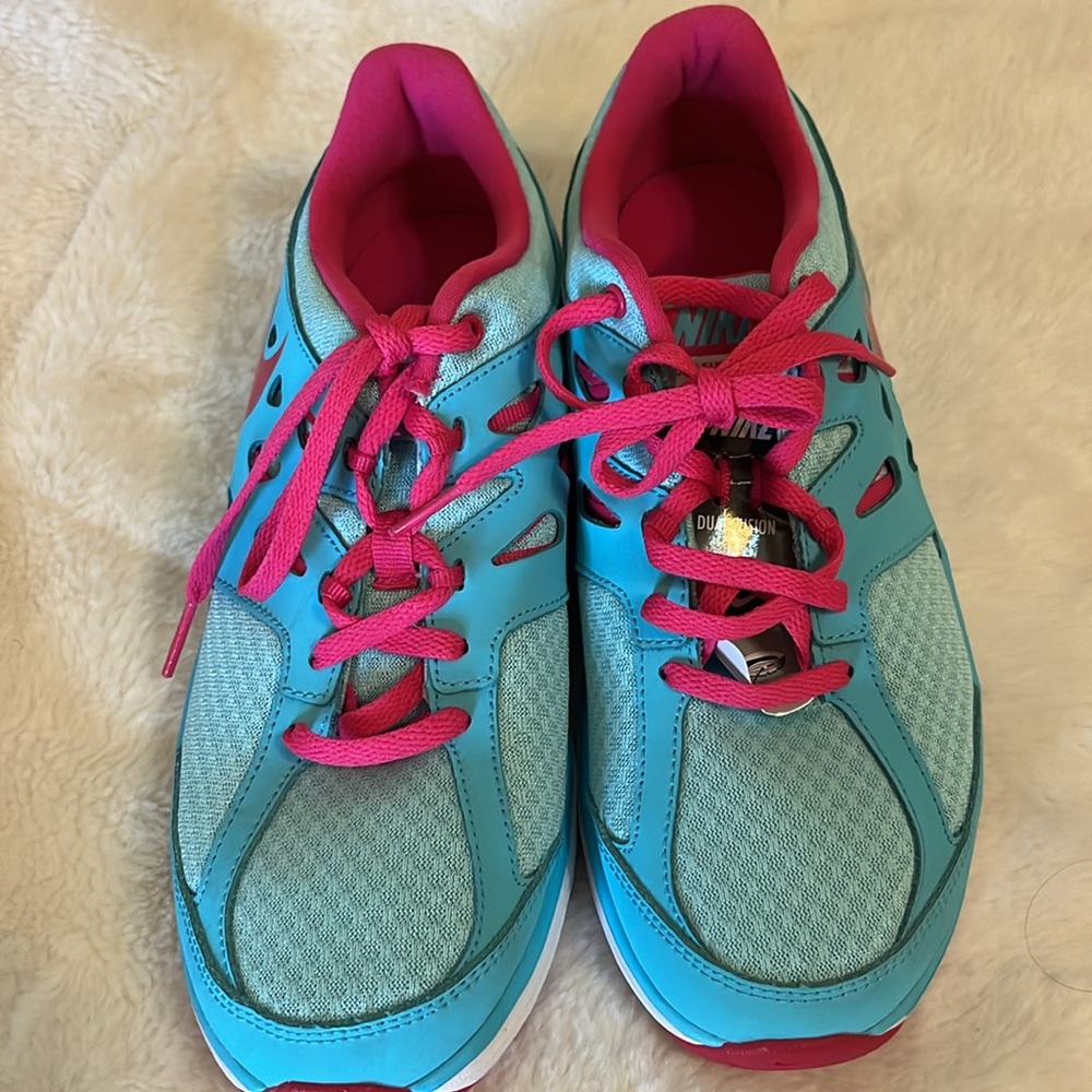 NIKE’S - Picture 2 of 5